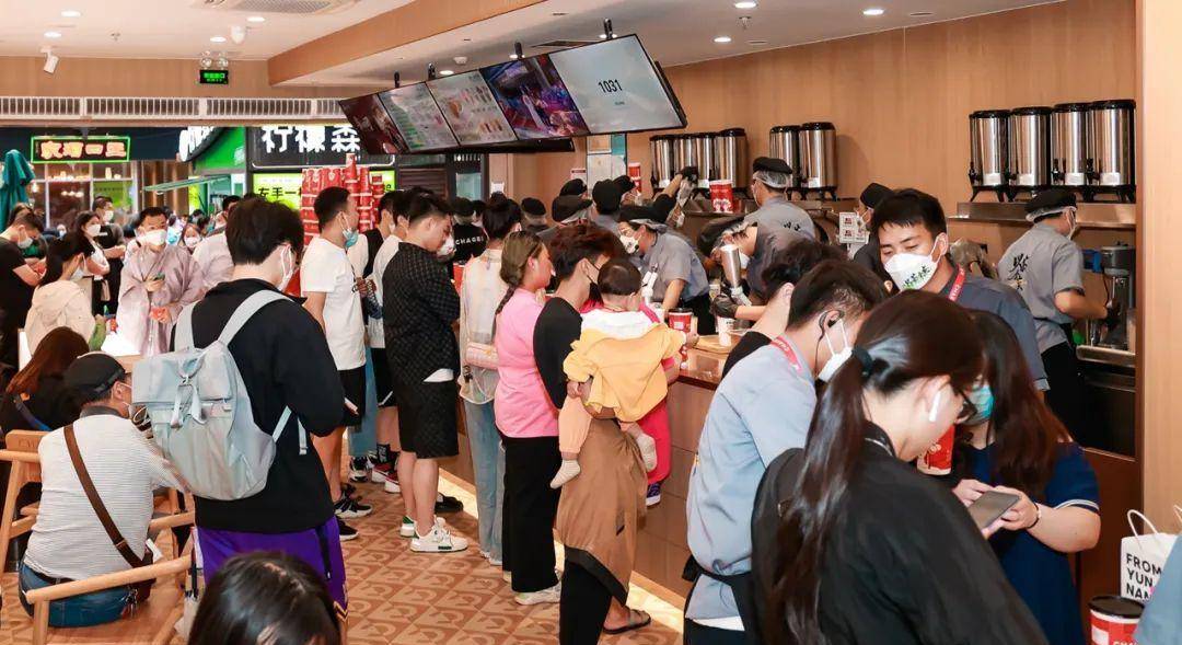 霸王茶姬在营门店已破1000家,国风茶饮诞生“隐形冠军”!_品牌_品类_消费者