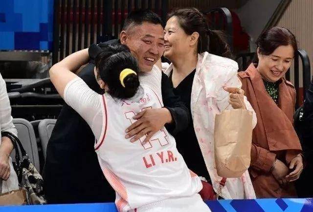 李梦不愧是女版詹姆斯,有2人却被说可以不带的_八一女篮_韩旭和_赛事