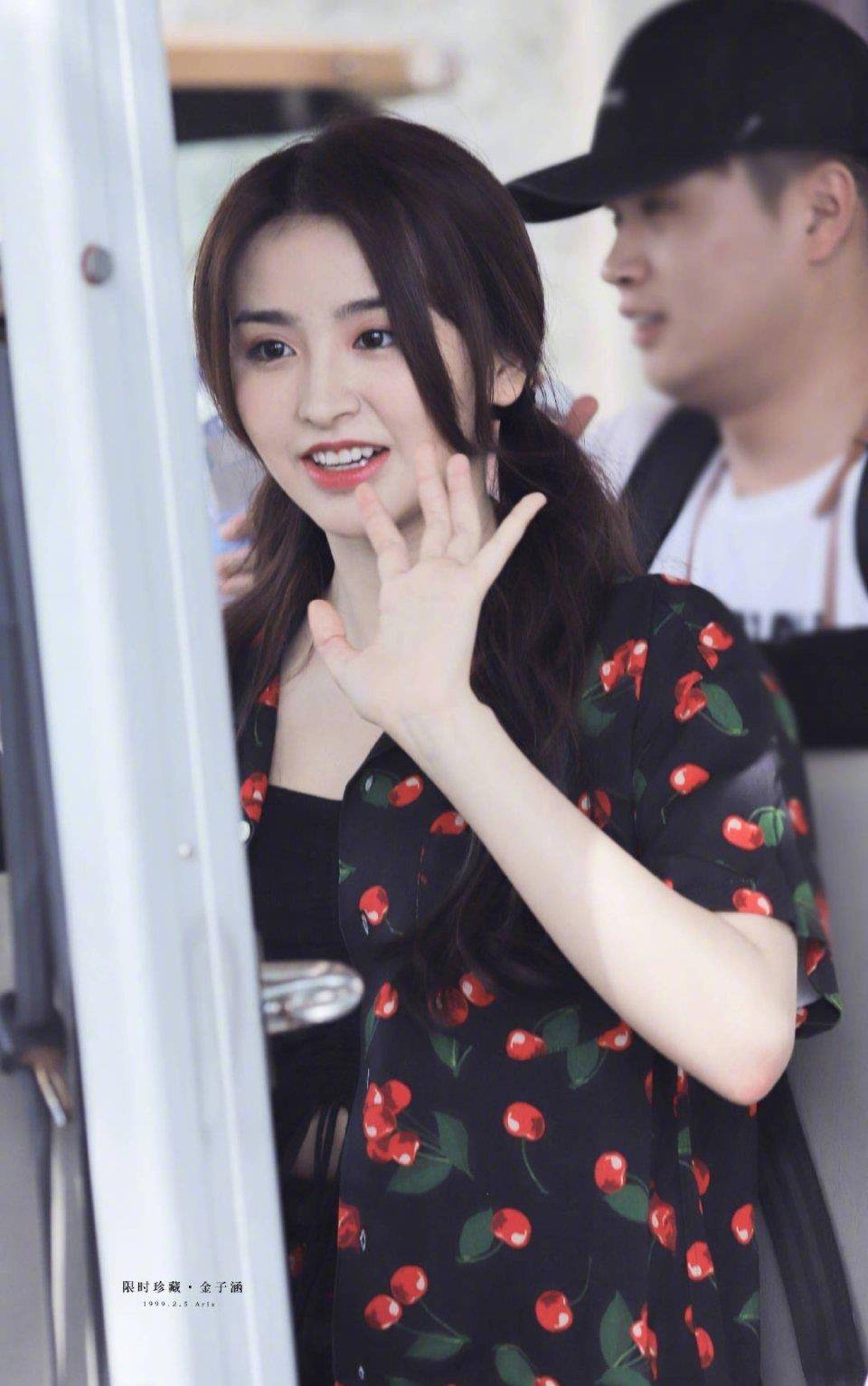 金子涵粉丝素质感人,站姐费心拍摄独家照片,竟遭到粉丝攻击_身材_管理