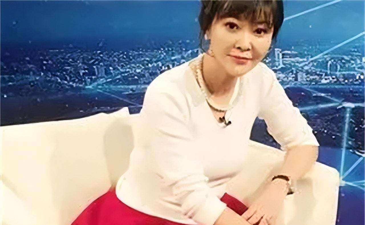 《交换空间》主持人王小骞,41岁高龄产女离开电视,今成网红主播_谭