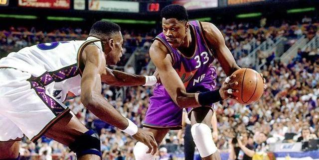 奥尼尔职业生涯共得到28596分,那奥拉朱旺,尤因,罗宾逊多少分_中锋