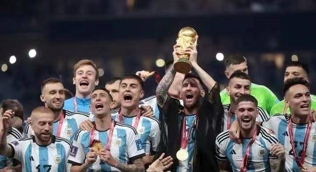 官宣！国际足联对阿根廷展开调查，涉嫌违规，世界杯冠军或遭重罚