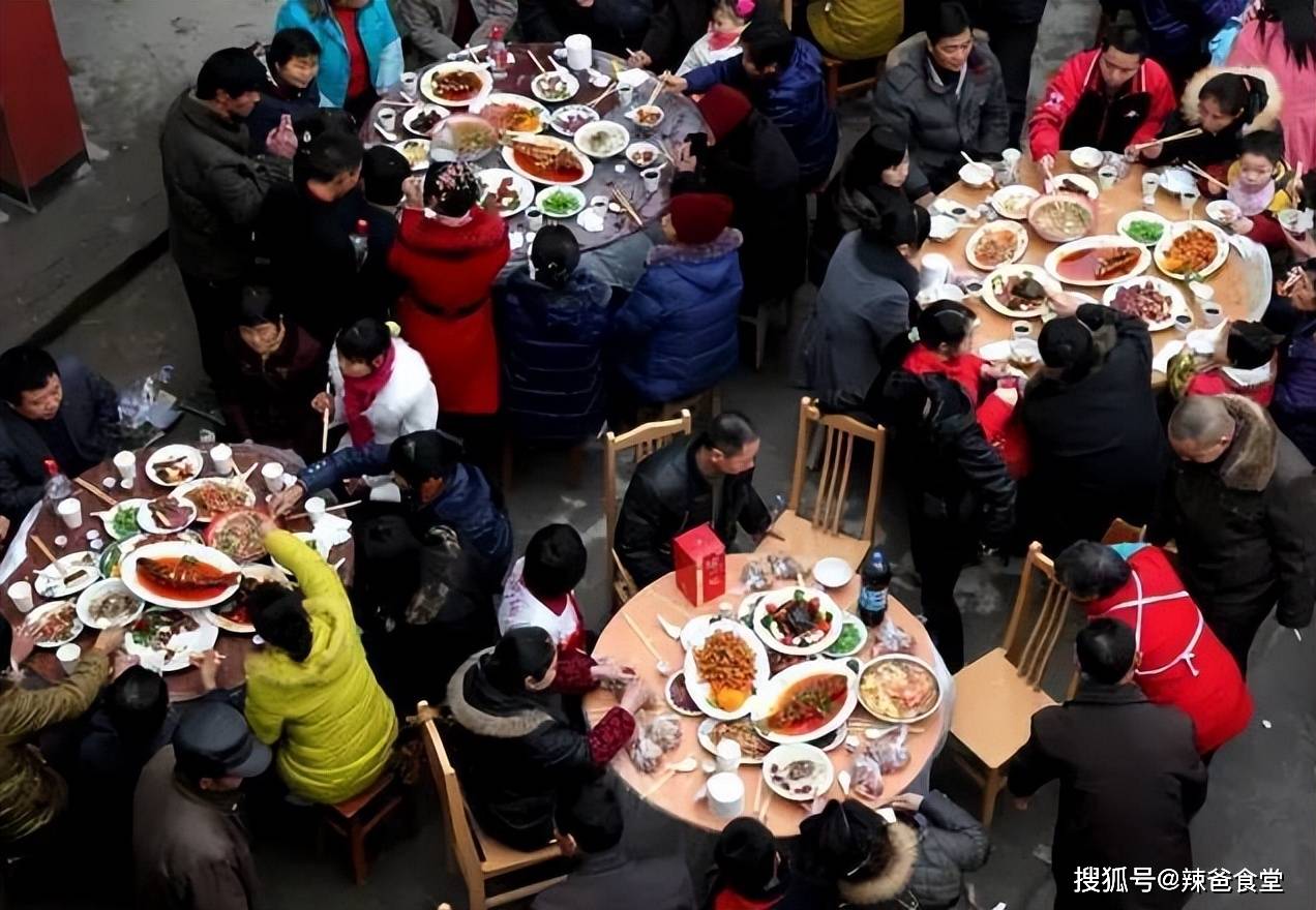 河南农村大叔办婚宴,竟无一人到场!村民:给牛办婚宴,谁去啊?