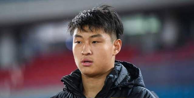 如果想让王彤,刘洋等球员重新找到状态,也许鲁能需要打352战术_刘彬彬