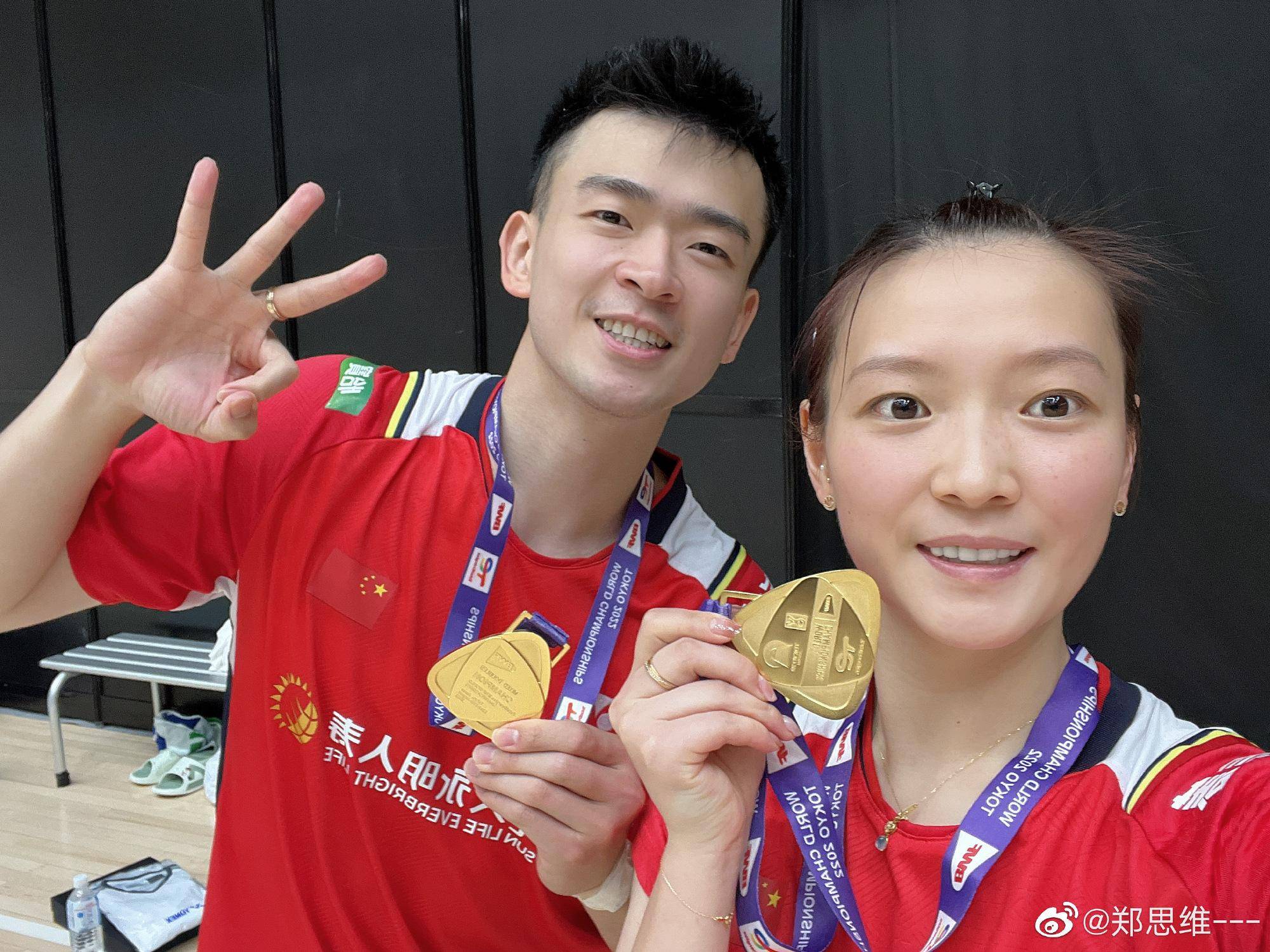 国羽金牌组合再创历史,过去12站比赛狂揽11个冠军_郑思维_黄雅琼_奥运