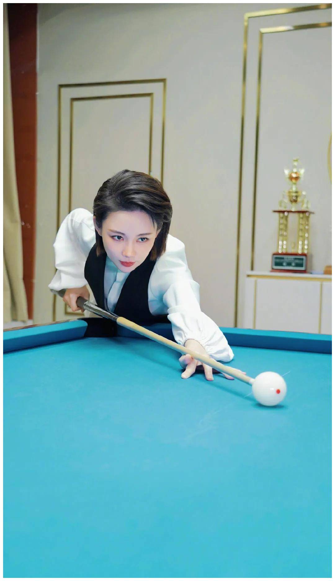 潘晓婷:新年愿望不想脱单42岁仍单身,找不到成熟有钱又喜欢的_工作