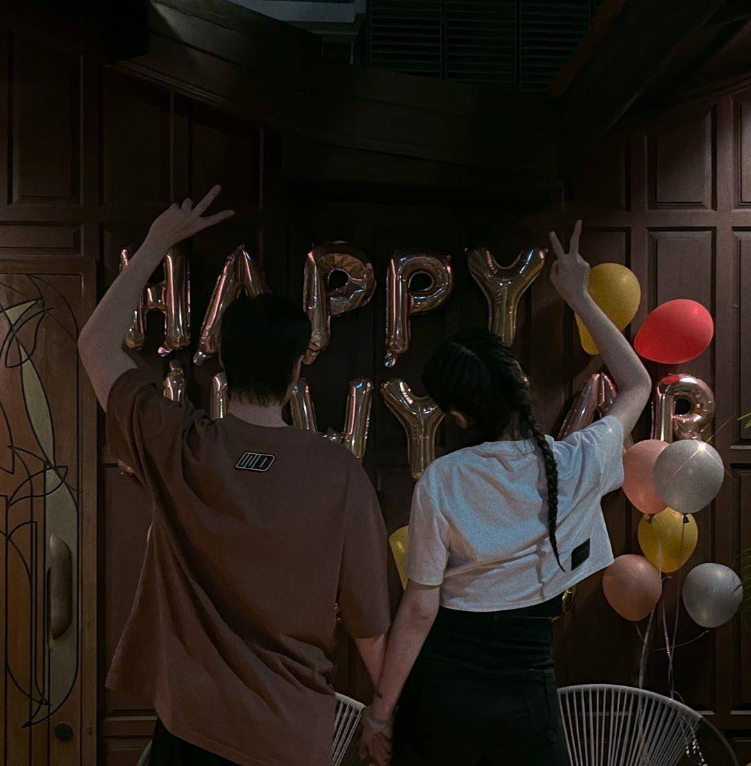 2021年4月,鲍尔在直播间公开承认有了新恋情.