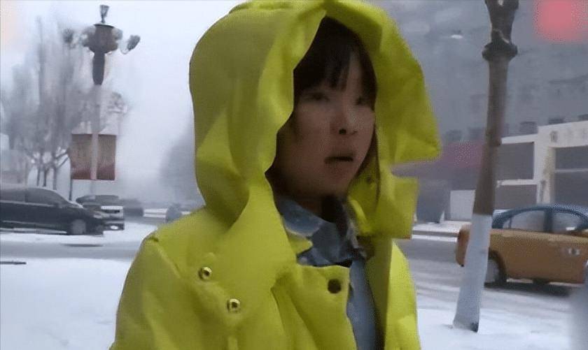 隆仙桃:变形计最清醒的女孩,11岁养活两个弟妹,每天吃剩菜剩饭_弟弟