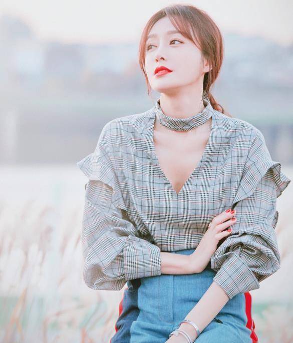 此后,她出演了《护花奇缘》《绣娘兰馨》《又见一帘幽梦》《咱们相爱