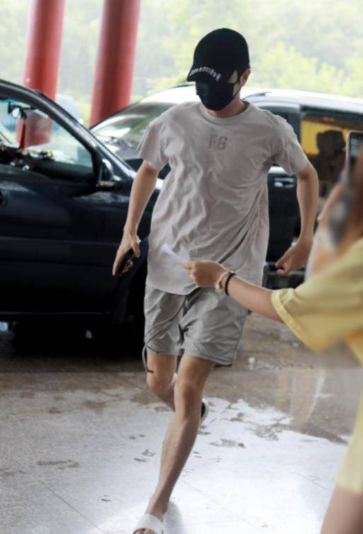 当红小生许凯暴瘦?