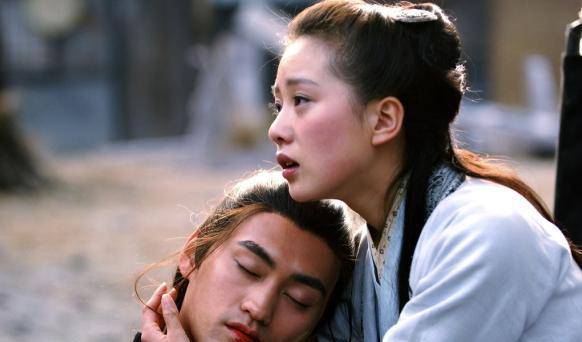 明星镜头初吻:唐嫣好受罪,刘诗诗被吻哭,易烊千玺表示忍不了!