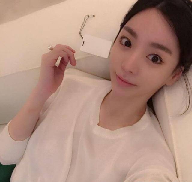 当时亦没有受到处罚,有消息指,黄荷娜是"南阳乳业"千金,但遭"南阳乳业