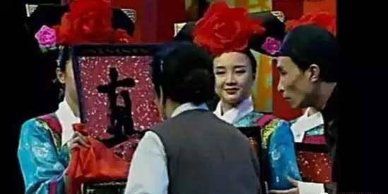 60岁登春晚,身患绝症仍敬业演出,欢笑背后是亲人离世之痛_赵丽蓉_盛强