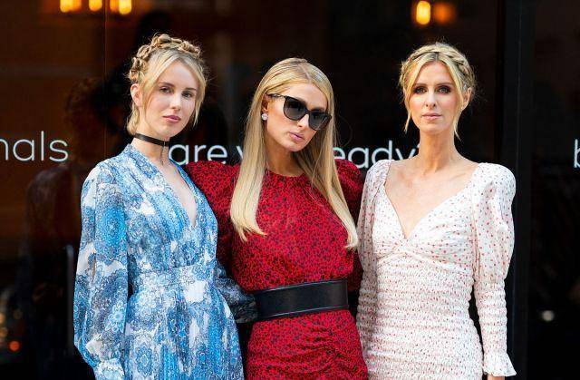 美国最出位名媛姐妹花罕见同框,希尔顿帕里斯红裙抢镜_卡戴珊_帕斯利