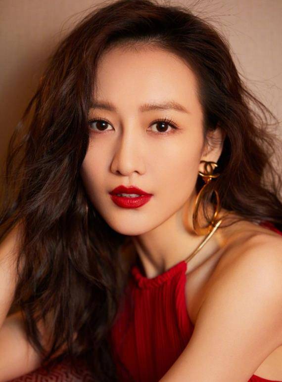 王鸥40岁猛如虎,与何九华在一起,曾只穿内裤与刘恺威"夜聊剧本"_杨幂