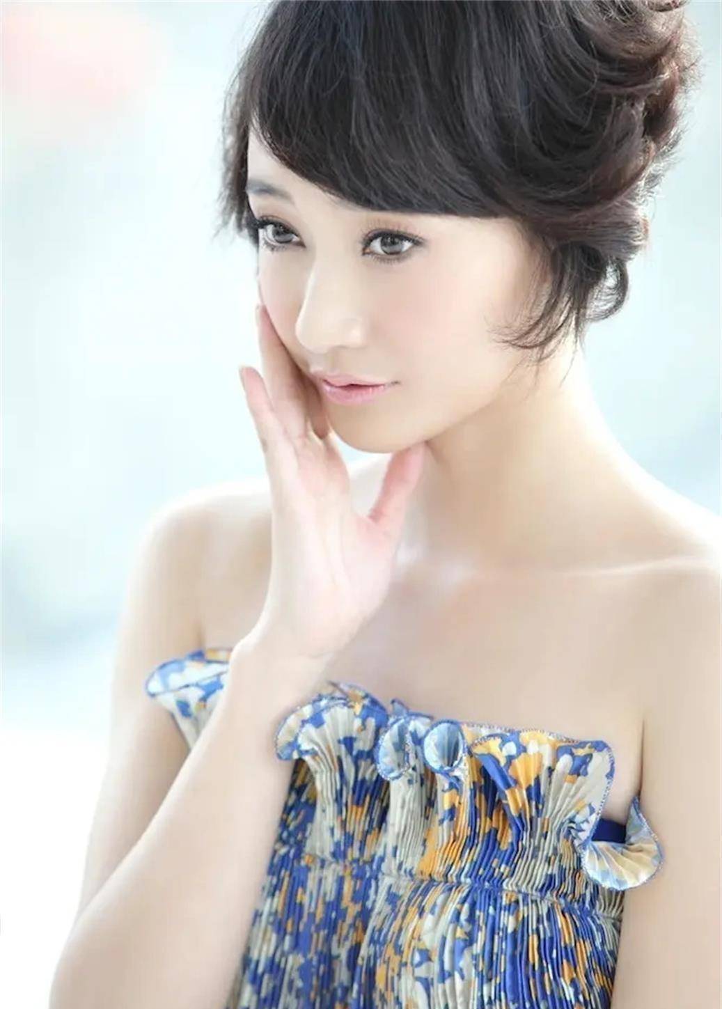 《职场是个技术活》56集电视剧中女演员阎娜写真照(1)_文本_观点_开心