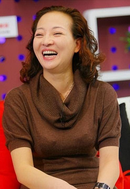 马羚:毕业于清华,既是演员又是设计师,为了孩子始终单身一人_服装