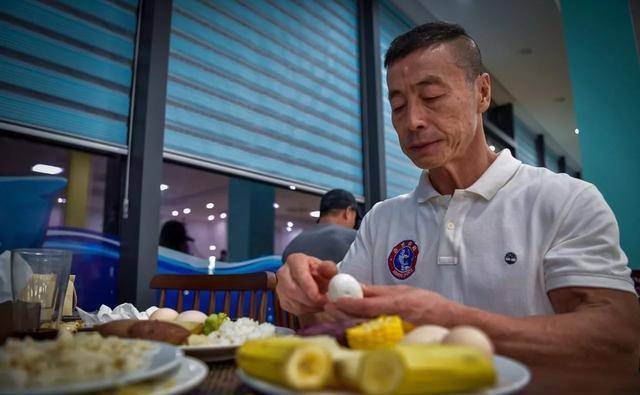 "健美常青树"杨新民,健美冠军老了会怎么样?