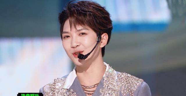 《创4》首公来袭,鹿晗歌曲改编褒贬不一,刘宇力丸错失撑腰王_舞台