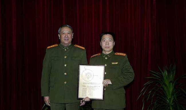 1996年,谁接替固辉任南京军区司令?