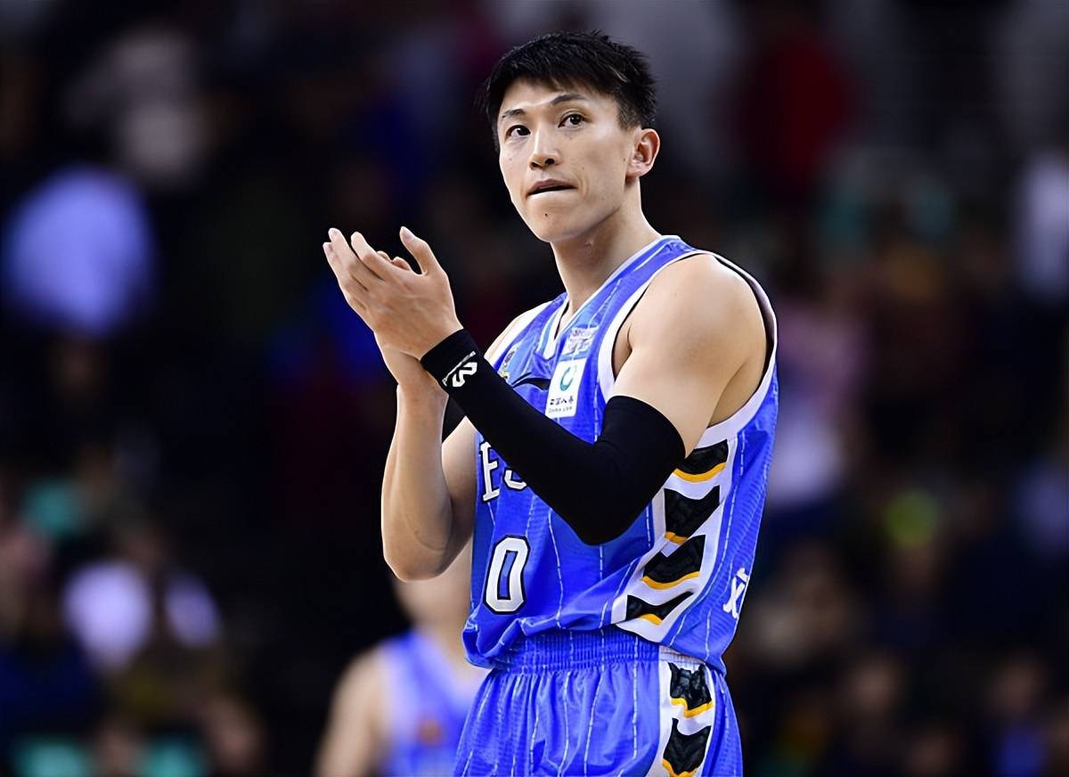 许钟豪踢裆遭重罚,北控签刘晓宇!