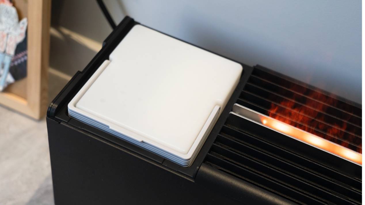 3秒速热 仿真火焰颜值天花板 米家石墨烯踢脚线电暖器仿真火焰版评测