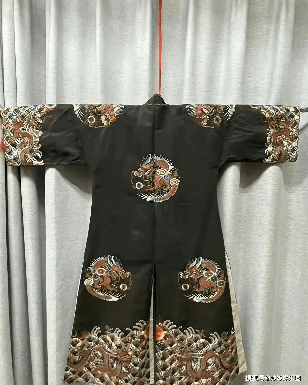 82位徒弟齐贺寿,有人送蟒袍,有人喊爸爸_张鹤舰_麒麟_生日