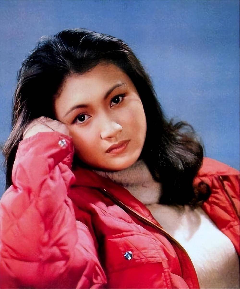 80年代當紅女演員現狀:張瑜離婚,周潔離世,朱琳一生未育_張偉欣_時候