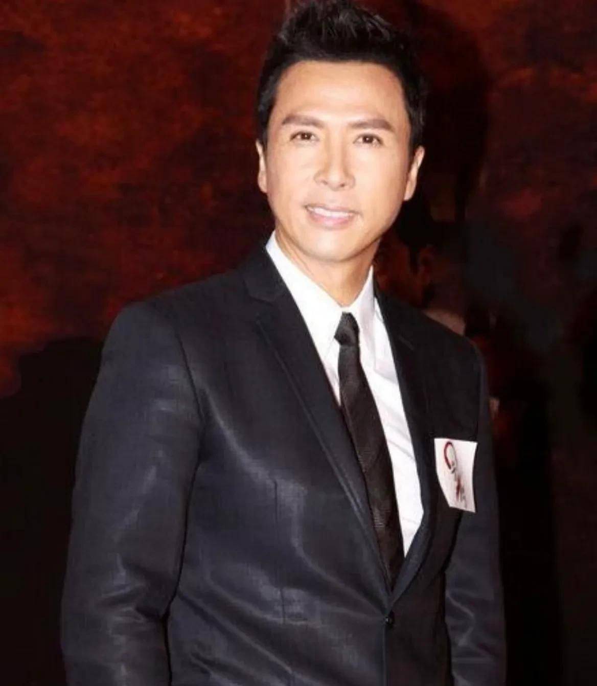 甄子丹2009年放弃美国国籍,重新获得中国国籍!