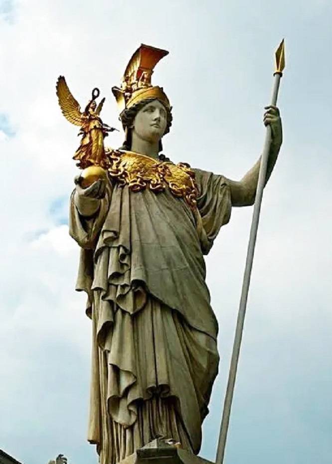 黑桃q不是皇后,梅花q同样不是.