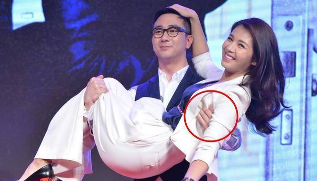 刘涛被当众"公主抱",细节却让大家支持和夸赞,你怎么看待?