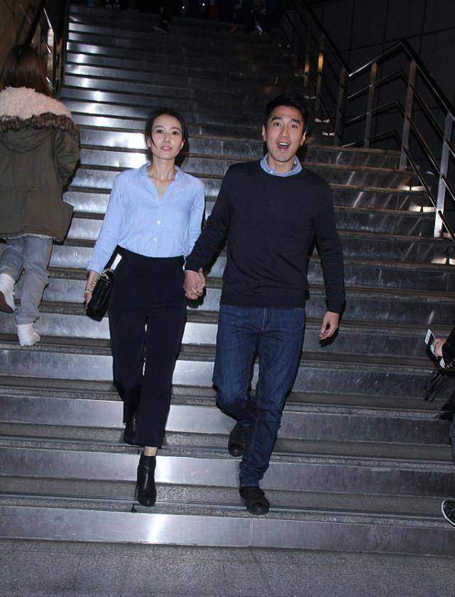 高圆圆是一个70后,比老公赵又廷大了5岁,先后出演过《倚天屠龙记》