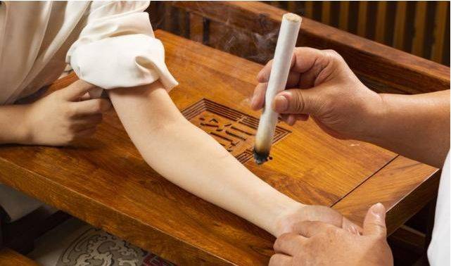 百黎堂知识小科普 四法更宜自行施灸_皮肤_回旋_局部