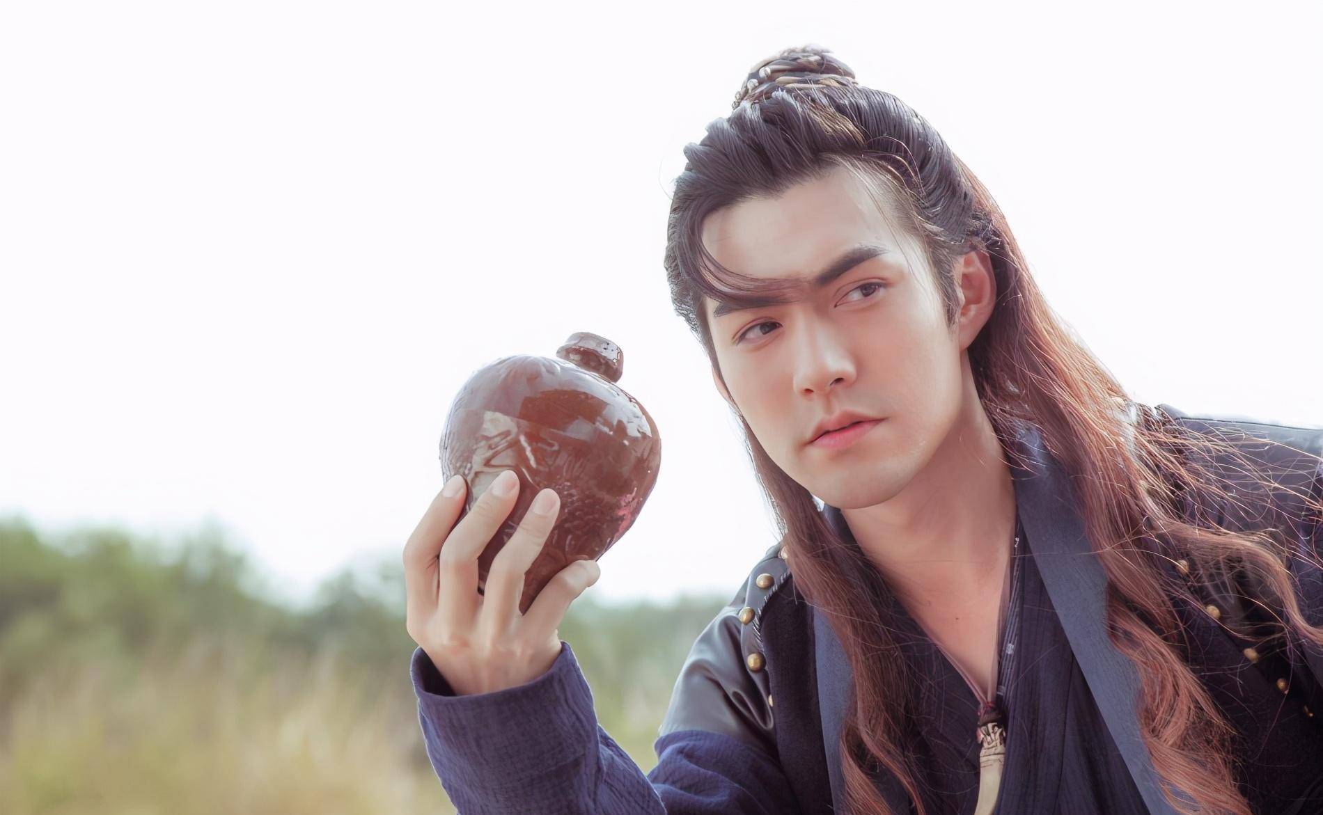 颜控面临的最难选择:尊龙vs严屹宽,谁是浓颜之巅?_五官_老婆_西方