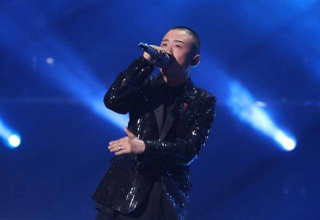 gai新四句封神登热搜,粉丝质疑说唱巅峰对决薅羊毛,疯狂针对!