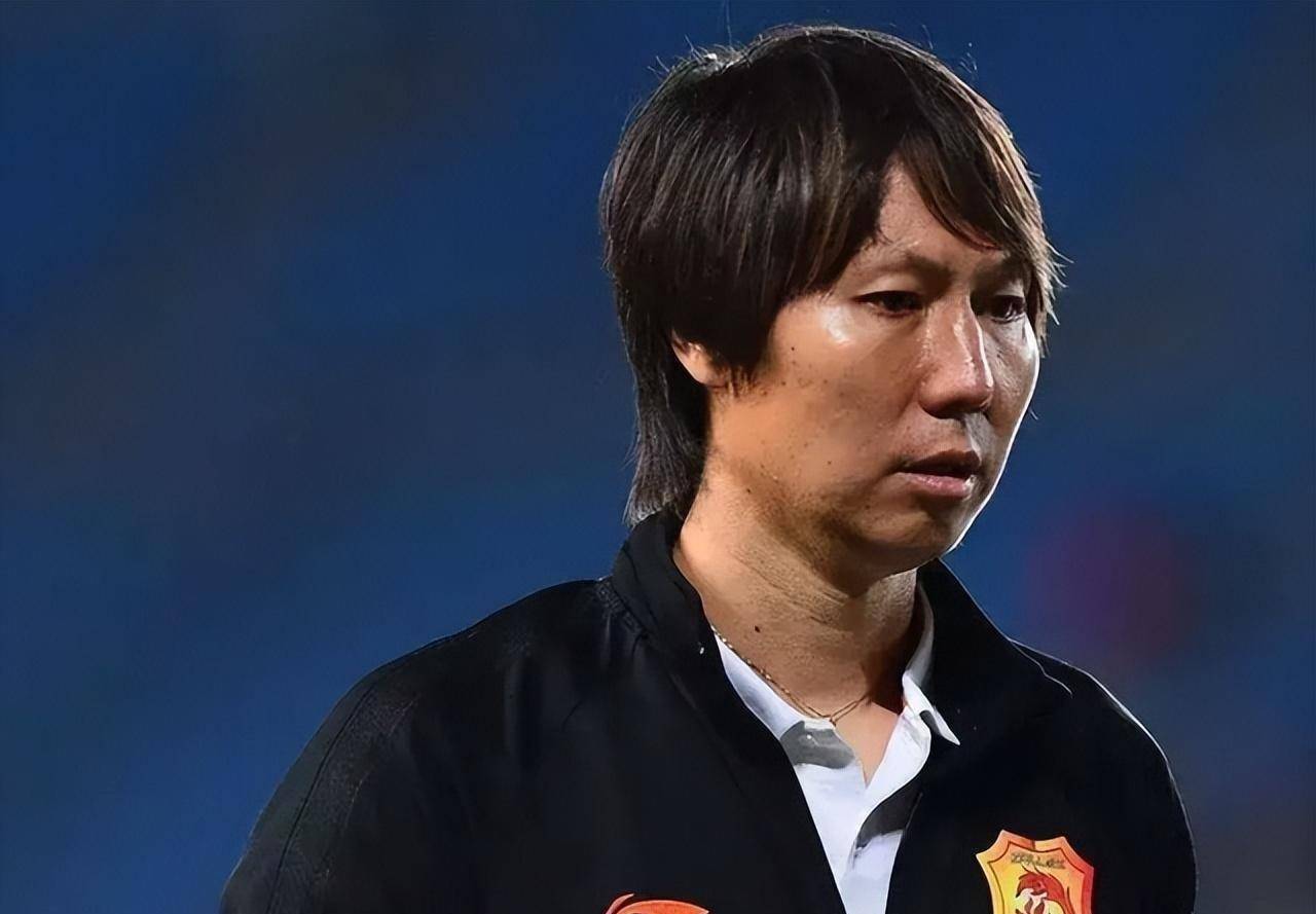 原创名记为李铁辟谣:墙倒众人推,未发生的事也扣在头上,韦世豪成焦点