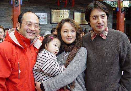 说到张晓东,很多人认为他只是演员的身份,殊不知他却还身兼着国家话剧