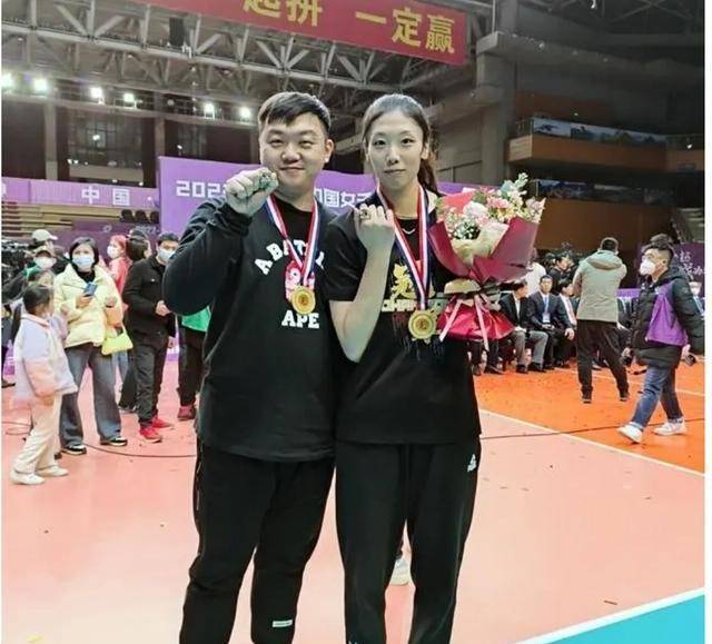 天津女排杨怡男友来庆贺,杨怡事业爱情双丰收_联赛_杨毅_球员