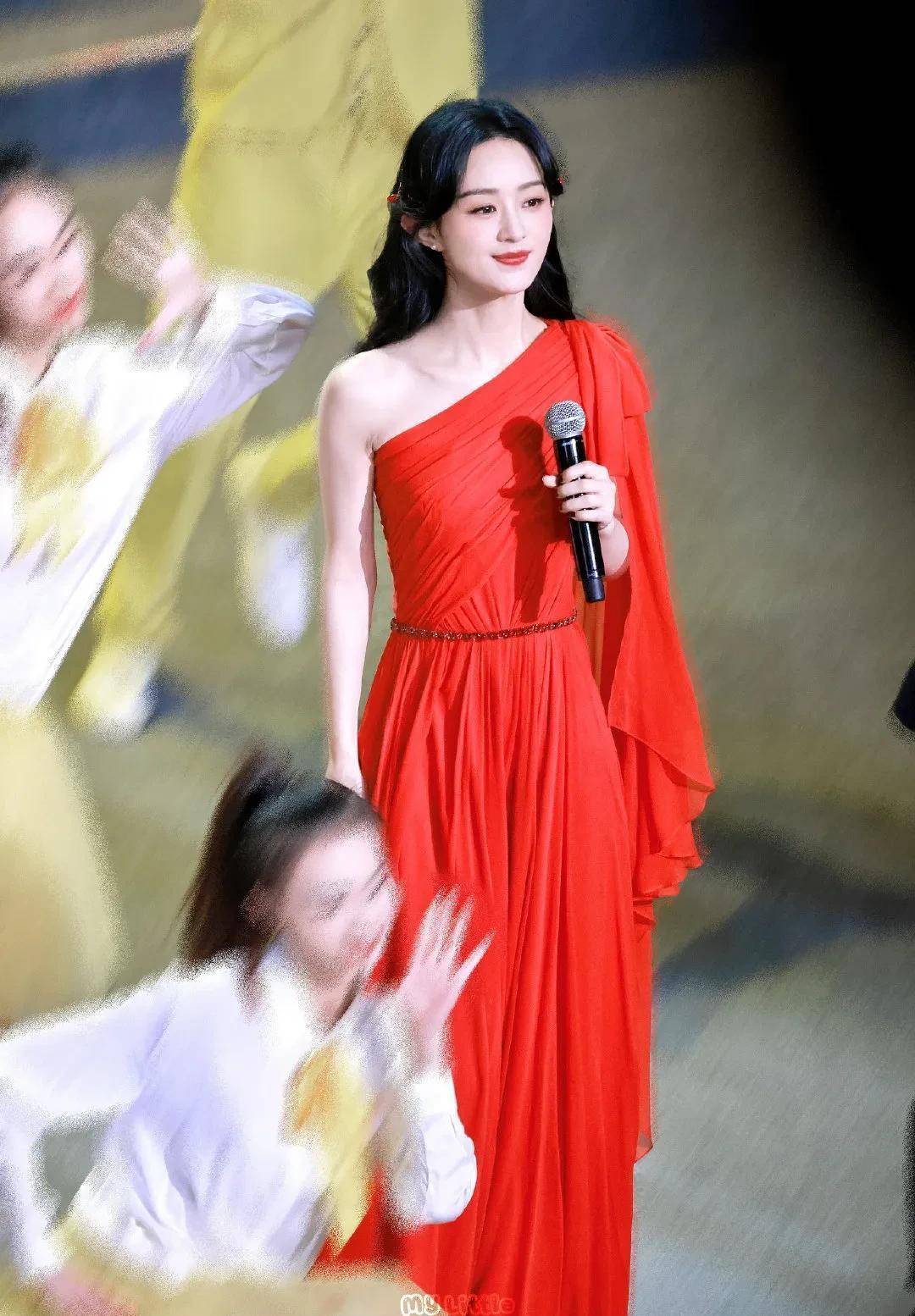 迪丽热巴仙气飘飘,赵丽颖杨幂今年春晚赢麻了_肖战_红衣_蓝色