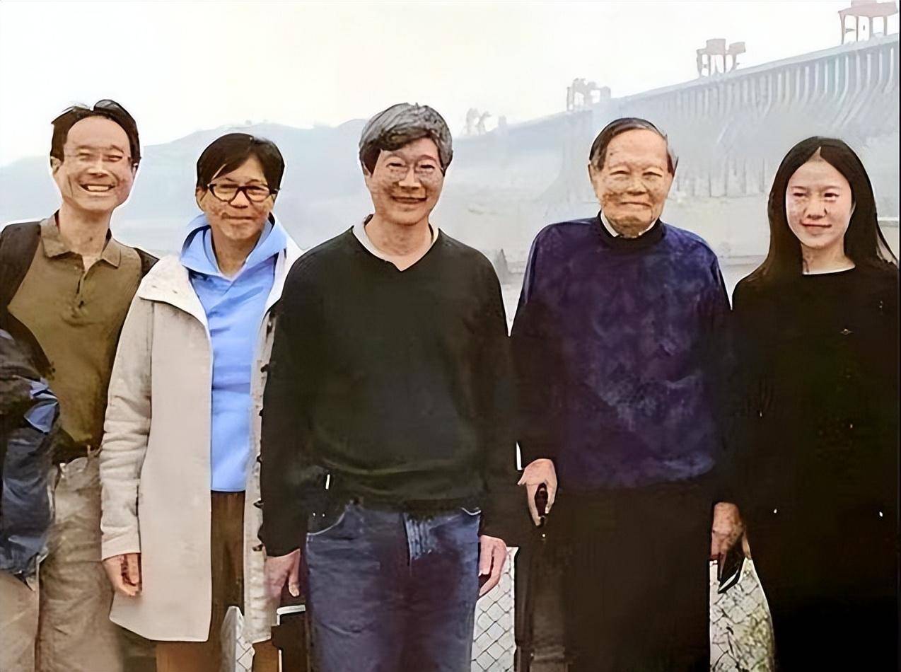 你只知杨振宁82岁娶妻,却不知他3个儿女,皆人中龙凤,业内翘楚_杨又礼