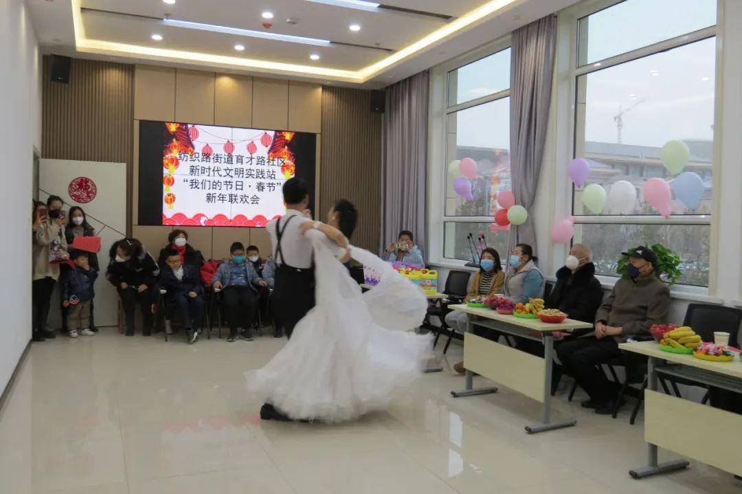 育才路社区党委书记刘志瑞告诉记者"我们社区这次的文化活动,使居民