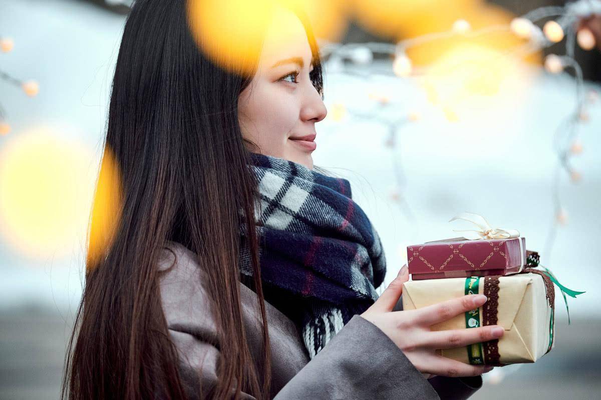原创
            33岁姑娘怒斥相亲对象：月薪5000出来相亲，谁给你的勇气2