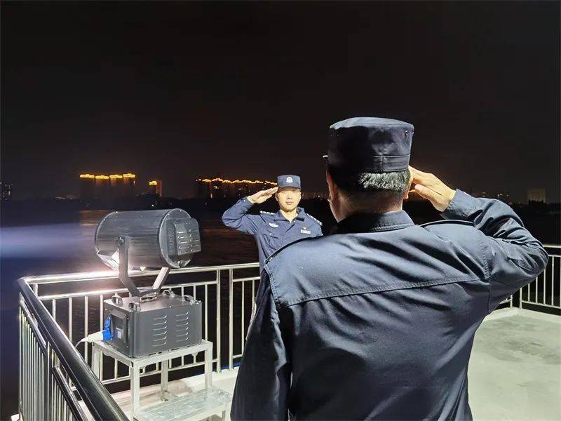 吴川公安派出所的“特殊”年夜饭 (图6)