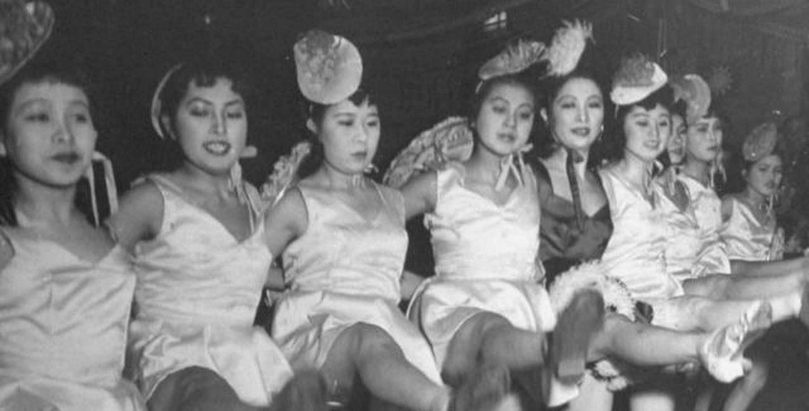 日本传统和服舞中的艺妓女形象 库存图片. 图片 包括有 有吸引力的, 查出, 赞誉, 集中, 汉语, 情感 - 179324677