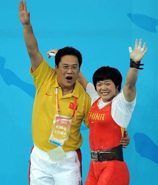 中国举重队在2008年的北京奥运会上给大家留下非常深刻的印象,中国