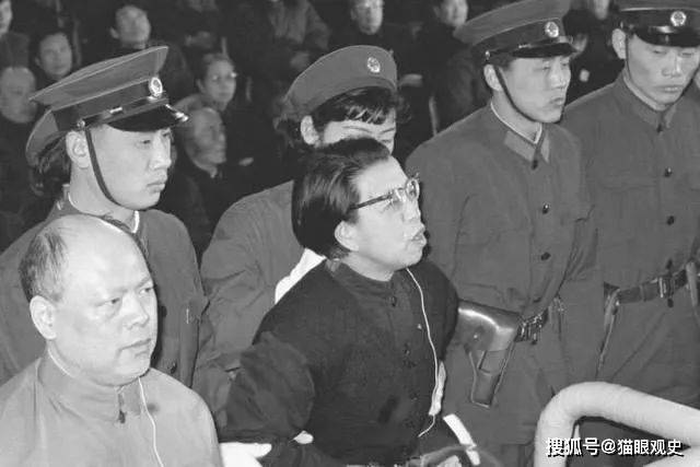 “牢狱”她是江青的超级闺蜜，后被关进监狱8年，出狱后对江青说了4个字