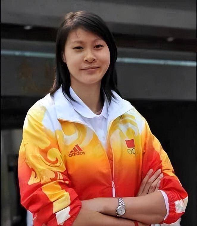 退役后转身当作家,39岁潇洒再出发_训练_胡进_中国女排