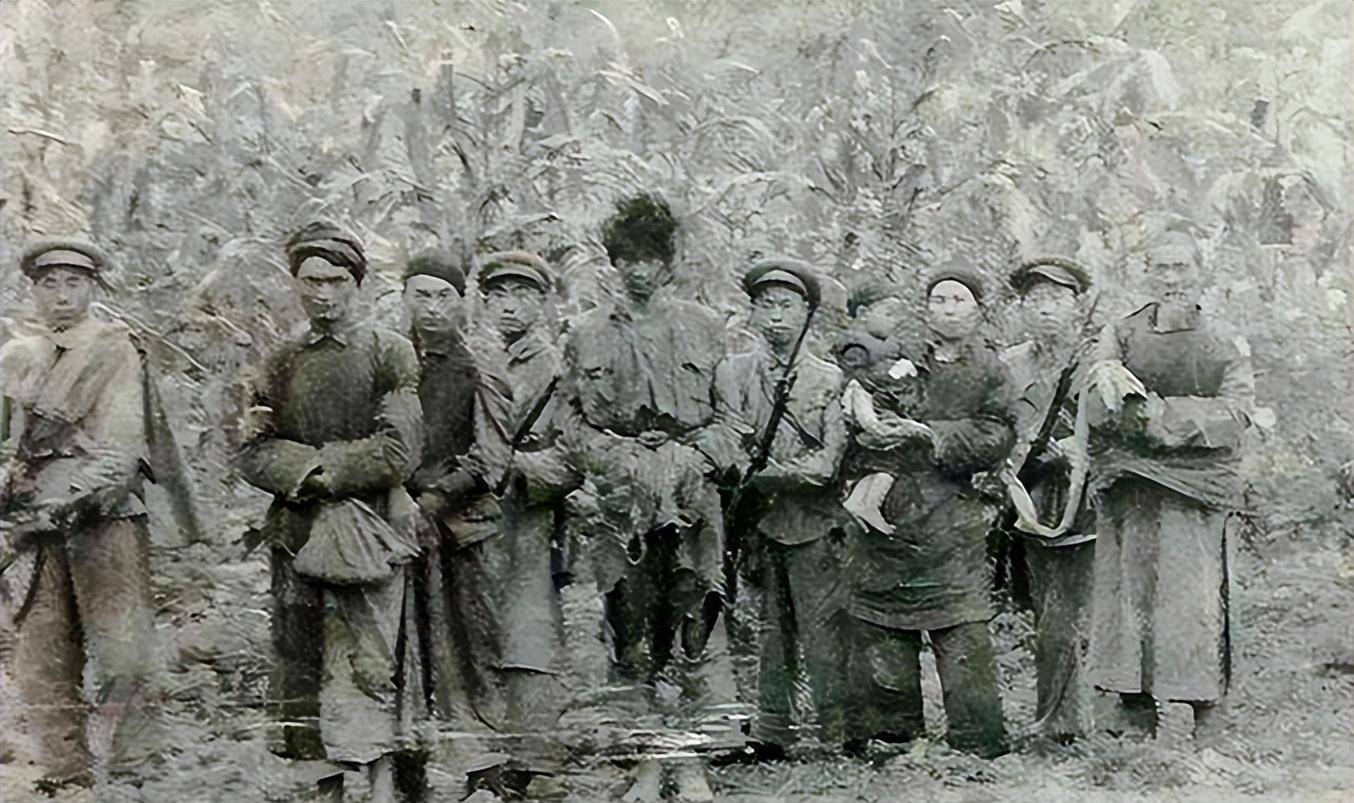 1950年湘西土匪抢军车，带队排长壮烈牺牲，女文工团员被掠走 - 知乎