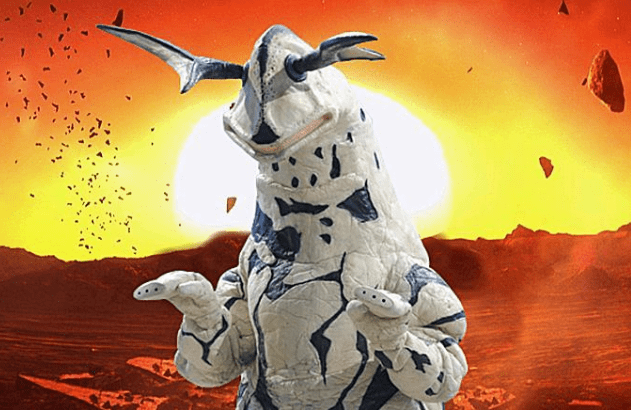 艾蕾王怪兽太惨了,既当宠物又当武器,最后还被人当牌打_时候_泰罗