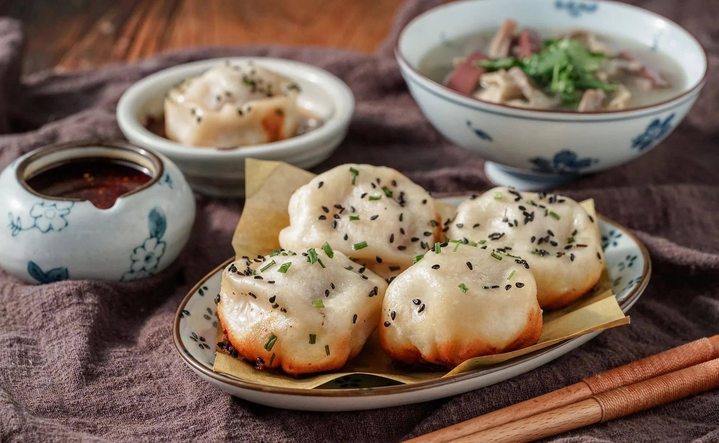 在上海,你最喜欢吃的生煎馒头是哪家?_汤汁_时候_灵魂